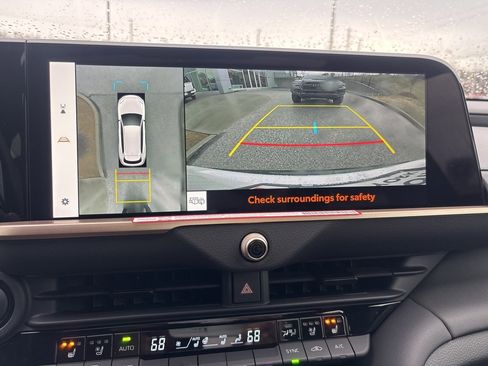 New 2025 Toyota Crown Signia Limited w/ Advanced Technology Package image 36