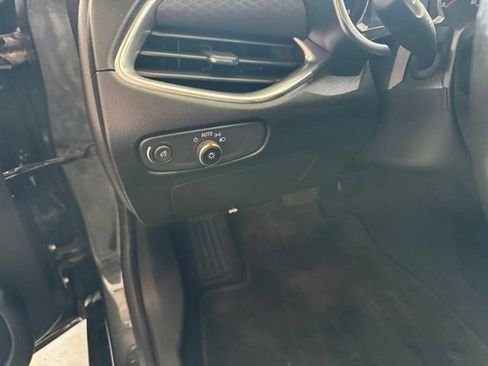 Used 2017 Chevrolet Malibu LT FWD image 11