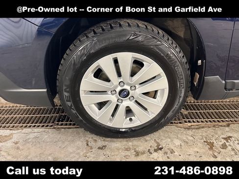 Used 2018 Subaru Outback 2.5i Premium AWD/4WD image 11