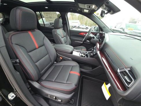 New 2026 Chevrolet Traverse RS w/ LPO, Floor Liner Package image 32