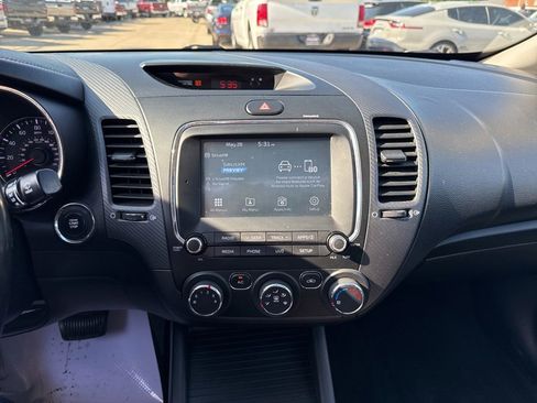Used 2018 Kia Forte S w/ S Technology Plus Package FWD image 35