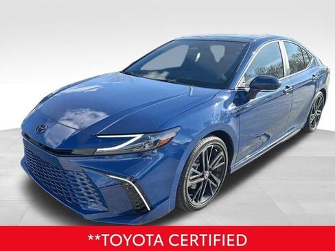 Used 2025 Toyota Camry XSE image 3