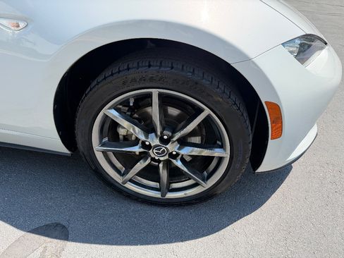 Used 2018 MAZDA MX-5 Miata Grand Touring RWD image 21