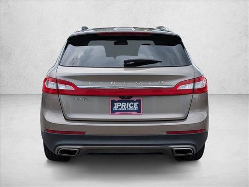 Used 2018 Lincoln MKX Reserve w/ Driver Assistance Package FWD image 7