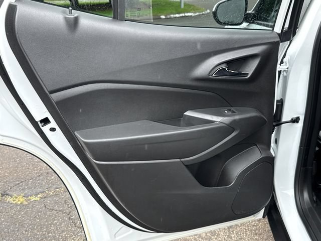 Used 2024 Chevrolet Trax LT w/ Driver Confidence Package FWD image 30