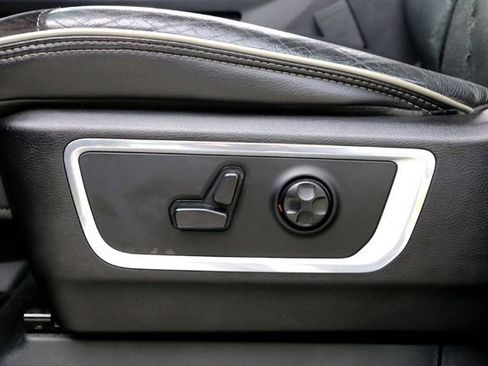 Used 2019 RAM 1500 Laramie RWD image 12
