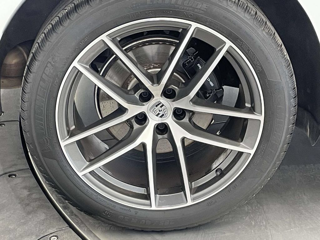 Certified 2026 Porsche Macan AWD/4WD image 13