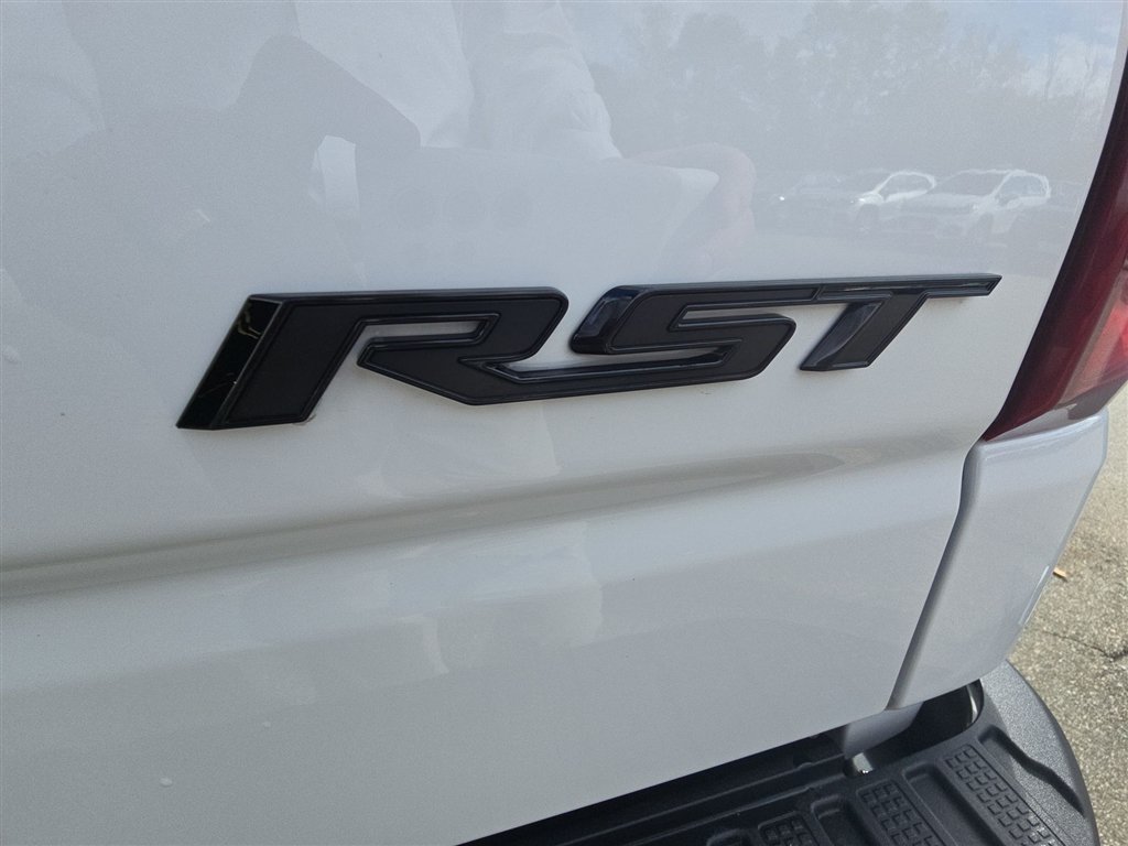 Used 2026 Chevrolet Silverado 1500 RST w/ Redline Edition AWD/4WD image 30