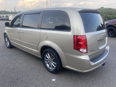 Used 2015 Dodge Grand Caravan SE FWD image 6
