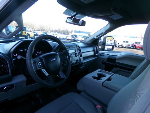 Used 2019 Ford F250 XL w/ Power Equipment Group image 12