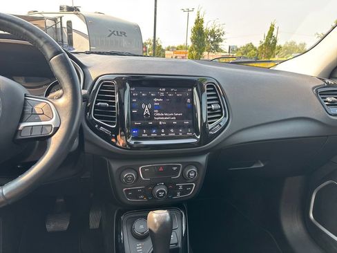 Used 2018 Jeep Compass Limited w/ Navigation Group AWD/4WD image 37