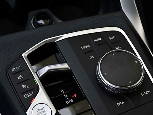 Used 2025 BMW 430i Coupe w/ M Sport Package image 17