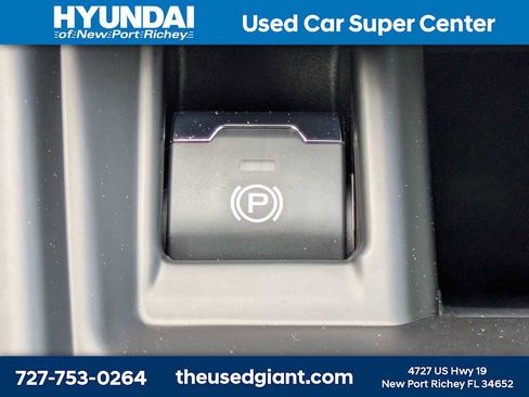 Used 2025 Subaru Outback Premium image 29