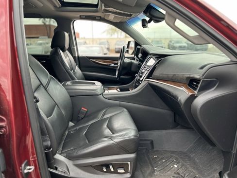 Used 2019 Cadillac Escalade Premium Luxury image 11