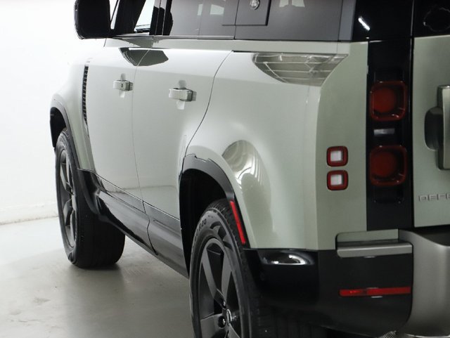 Used 2022 Land Rover Defender 110 X-Dynamic HSE AWD/4WD image 6