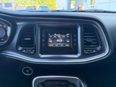 Used 2015 Dodge Challenger SXT RWD image 12