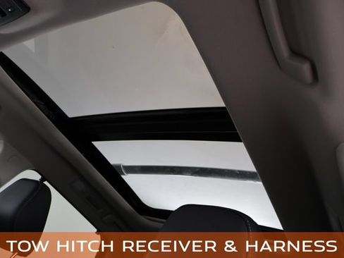 Used 2024 Nissan Pathfinder SL w/ SL Premium Package FWD image 24