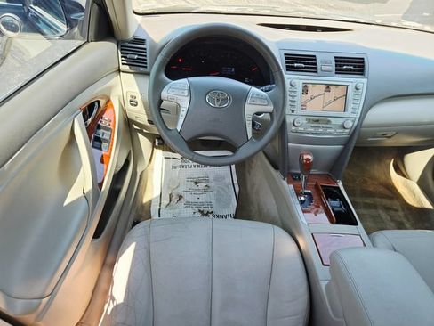 Used 2011 Toyota Camry XLE w/ SE/XLE Extra-Value Pkg FWD image 12