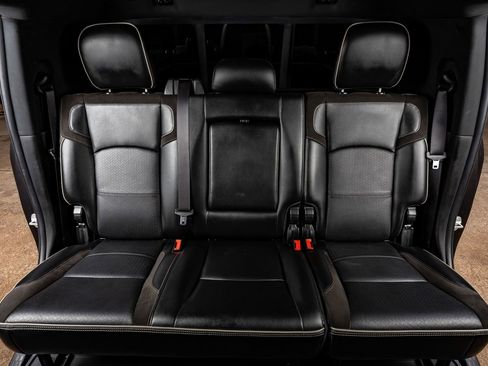 Used 2024 RAM 3500 Laramie w/ Night Edition image 33