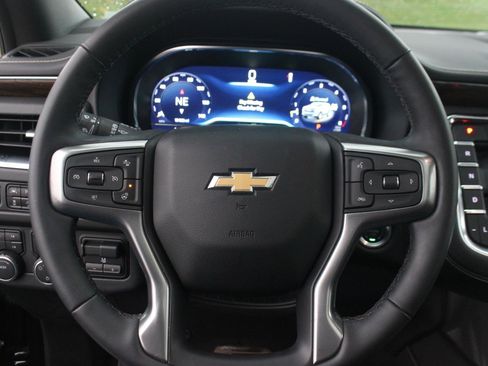 Used 2024 Chevrolet Suburban Premier w/ Max Trailering Package image 18