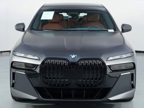 Used 2023 BMW i7 xDrive60 image 64