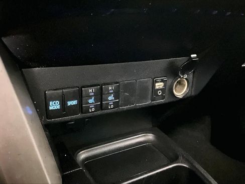 Used 2016 Toyota RAV4 Limited w/ Advanced Technology Package image 31