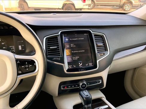 Used 2019 Volvo XC90 T5 Momentum w/ Protection Package Premier image 4