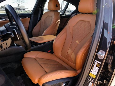 Used 2023 BMW 530i xDrive w/ Executive Package image 40