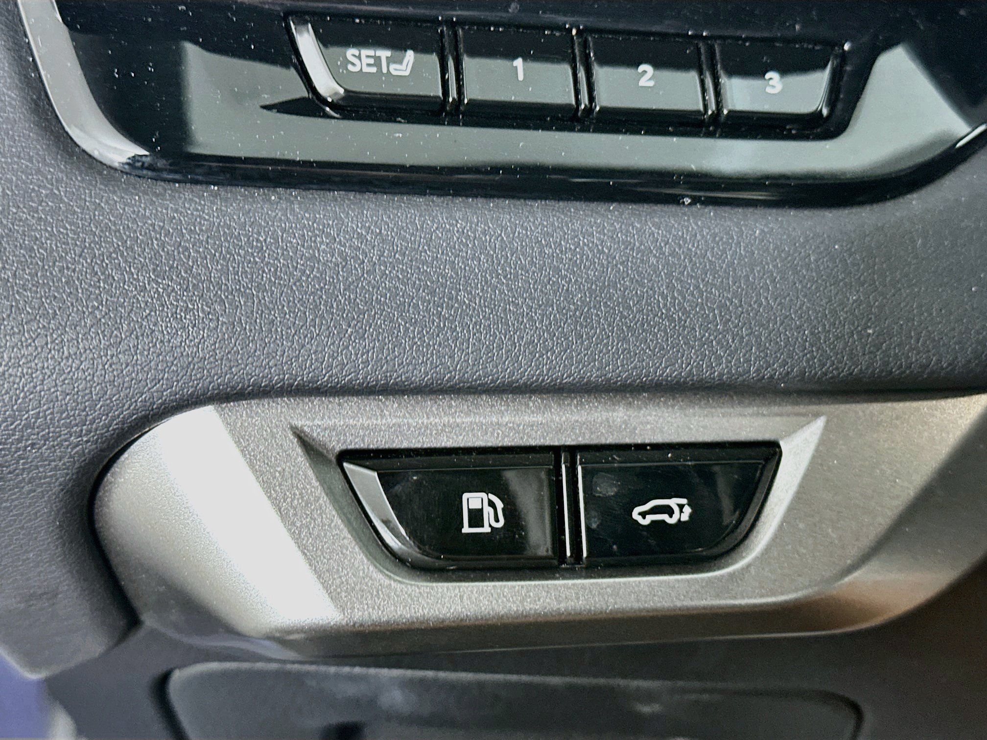 Used 2024 Lexus RX 350 Premium w/ Accessory Package (Z1) FWD image 17
