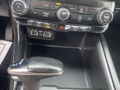 Used 2021 Dodge Durango SXT AWD/4WD image 17