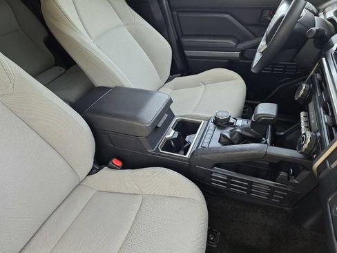 Certified 2025 Toyota 4Runner SR5 AWD/4WD image 12