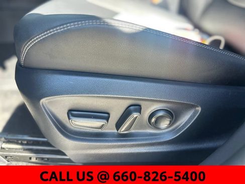 Used 2022 Toyota Corolla Cross XLE AWD/4WD image 13