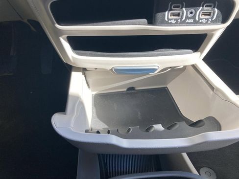 Used 2023 Chrysler Pacifica Touring-L image 30