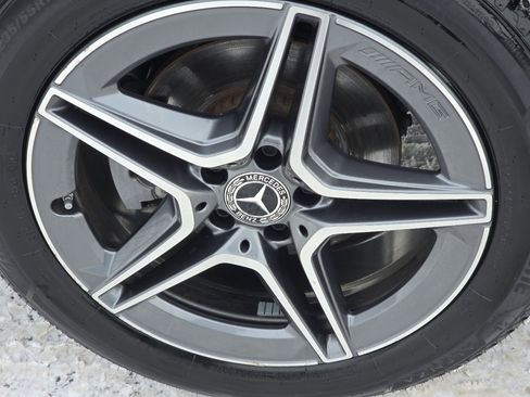 Used 2022 Mercedes-Benz GLC 300 4MATIC SUV image 12