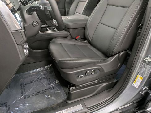 Used 2026 GMC Yukon XL Denali w/ Sun & Power Step Package AWD/4WD image 10