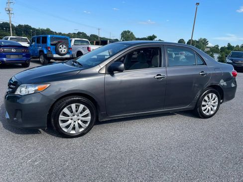 Used 2013 Toyota Corolla LE FWD image 22