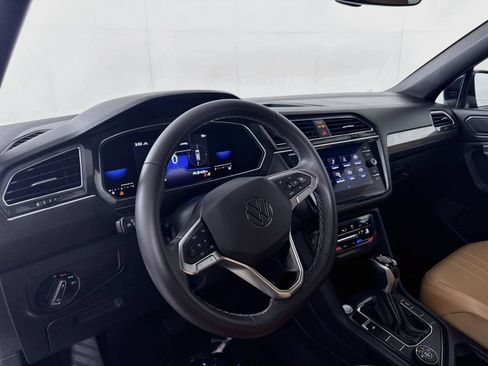 Certified 2022 Volkswagen Tiguan SE AWD/4WD image 4