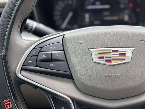 Used 2018 Cadillac XT5 Luxury w/ Driver Awareness Package FWD image 32