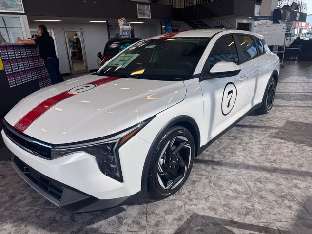 New 2026 Kia K4 EX FWD image 3