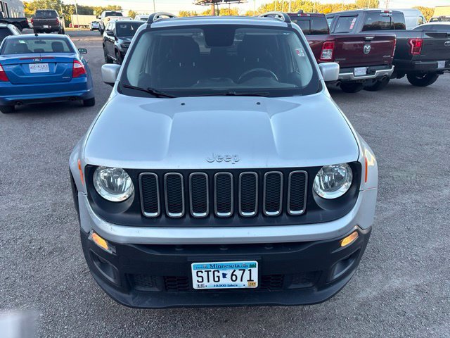 Used 2017 Jeep Renegade Latitude w/ Cold Weather Group AWD/4WD image 2
