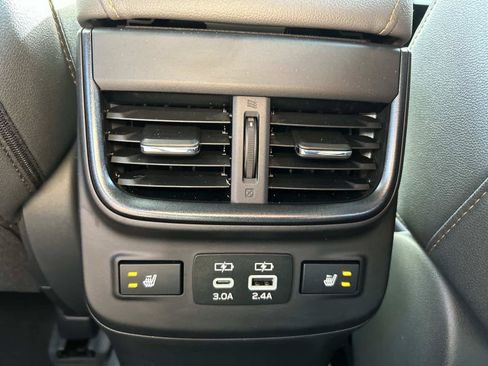 Used 2025 Subaru Outback Wilderness AWD/4WD image 13