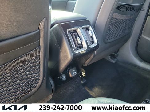 Certified 2025 Kia Sorento SX Prestige AWD/4WD image 14