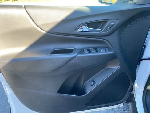 Used 2023 Chevrolet Equinox LT image 10