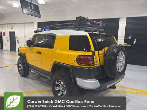 Used 2007 Toyota FJ Cruiser 4WD image 6