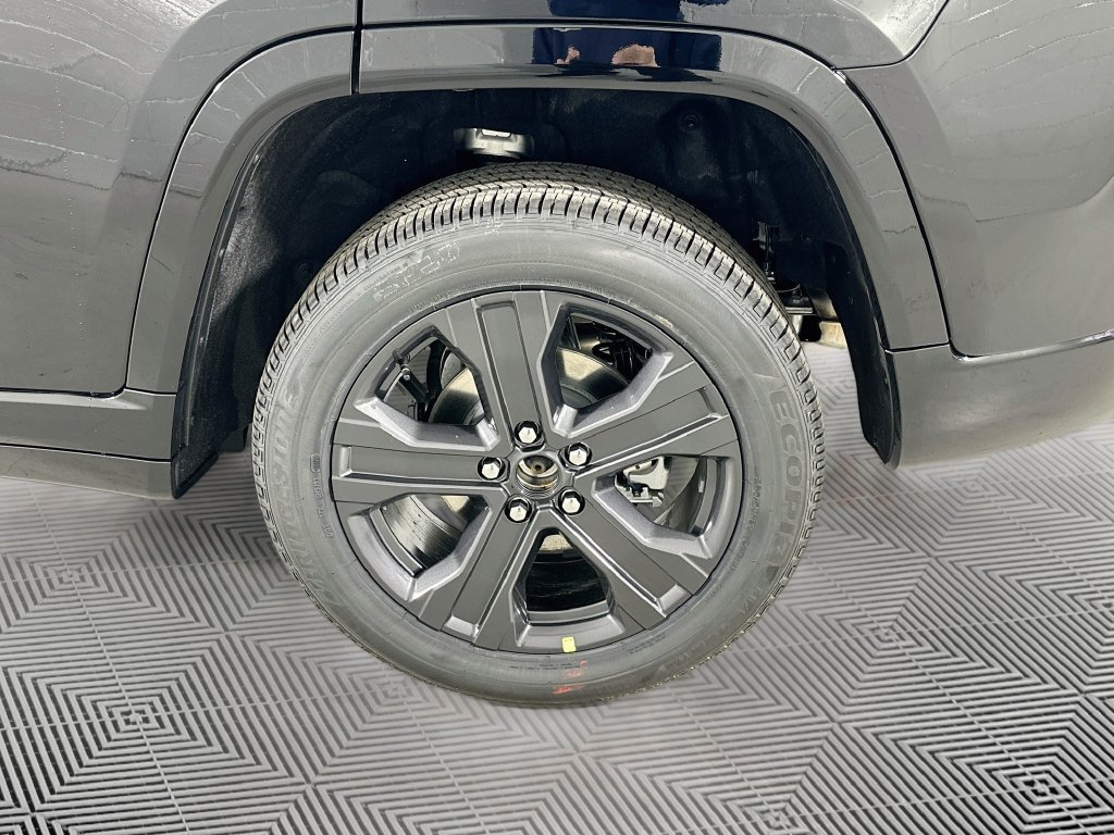 New 2027 Jeep Grand Cherokee Limited AWD/4WD image 15