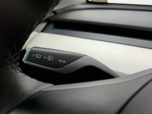 Used 2022 Tesla Model Y Long Range AWD/4WD image 60