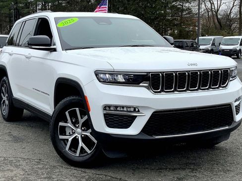 Certified 2025 Jeep Grand Cherokee Limited image 2