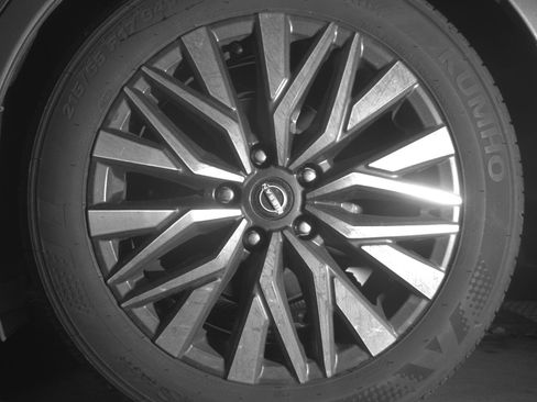 Used 2025 Nissan Altima 2.5 SV FWD image 14