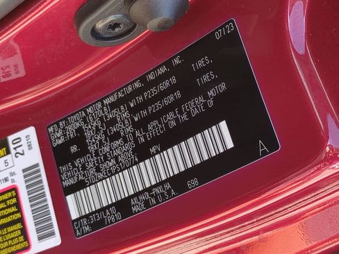 Used 2023 Toyota Sienna Limited image 31