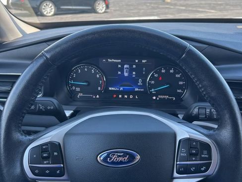 Used 2021 Ford Explorer XLT w/ Equipment Group 202A AWD/4WD image 37